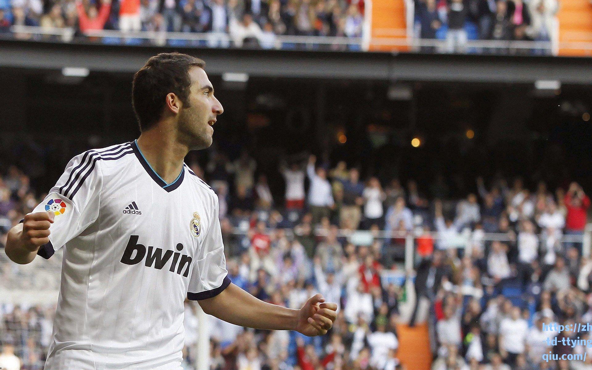 乔治三分神威+威少惊天封盖，快船主场狂飙碾压开拓者